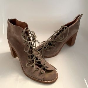 Sam Edelman Suede Lace Up Heels Size 7.5